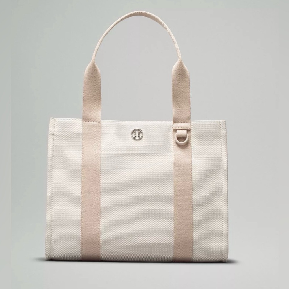 Lululemon AUTHENTIC athletica Taupe and Cream Tote 10L